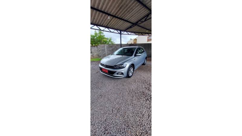 VOLKSWAGEN - POLO - 2017/2018 - Prata - R$ 75.900,00