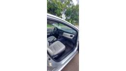TOYOTA - COROLLA - 2015/2016 - Prata - R$ 81.900,00