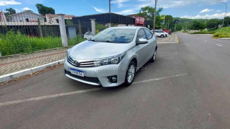 TOYOTA - COROLLA - 2015/2016 - Prata - R$ 81.900,00