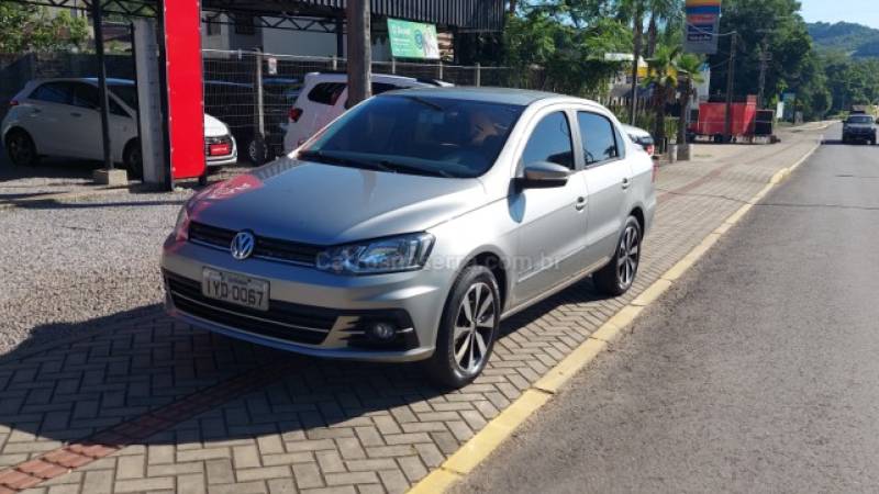 VOLKSWAGEN - VOYAGE - 2018/2018 - Prata - R$ 55.900,00
