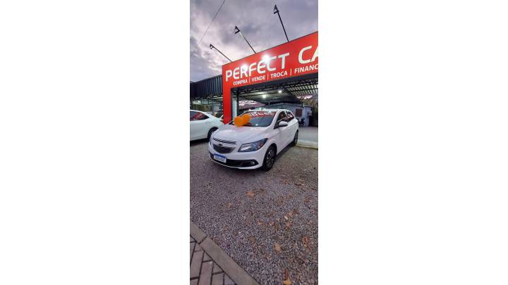 CHEVROLET - ONIX - 2013/2013 - Branca - R$ 48.900,00