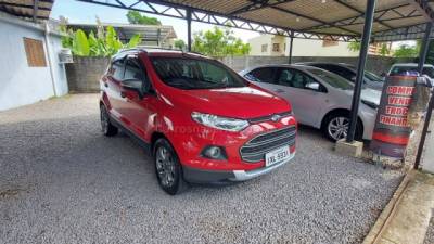 FORD - ECOSPORT - 2016/2017 - Vermelha - R$ 61.900,00