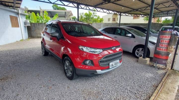FORD - ECOSPORT - 2016/2017 - Vermelha - R$ 61.900,00