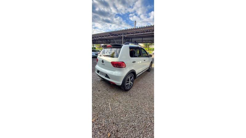 VOLKSWAGEN - FOX - 2018/2018 - Branca - R$ 59.900,00