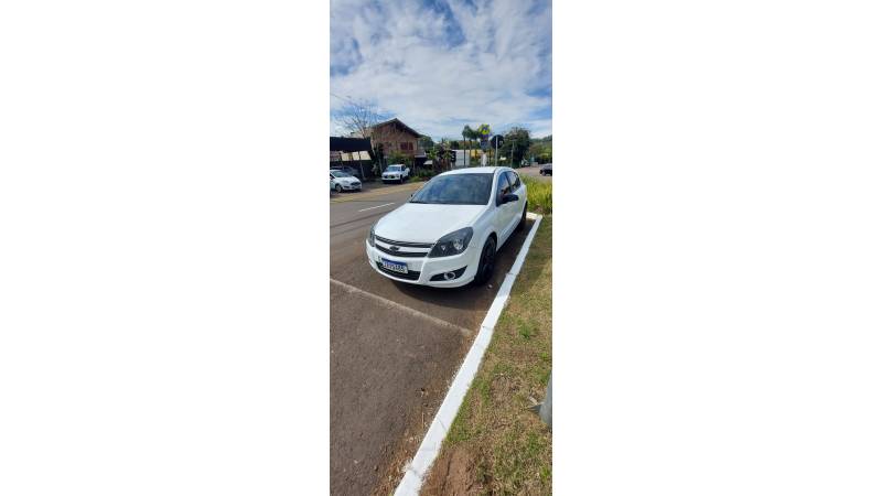 CHEVROLET - VECTRA - 2011/2011 - Branca - R$ 42.900,00
