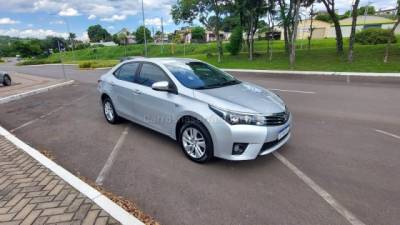 TOYOTA - COROLLA - 2015/2016 - Prata - R$ 81.900,00