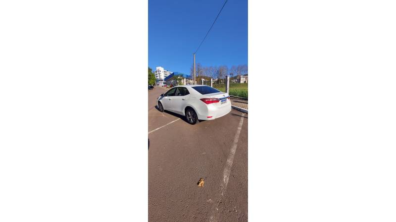 TOYOTA - COROLLA - 2015/2015 - Branca - R$ 88.000,00