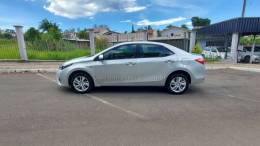 TOYOTA - COROLLA - 2015/2016 - Prata - R$ 81.900,00