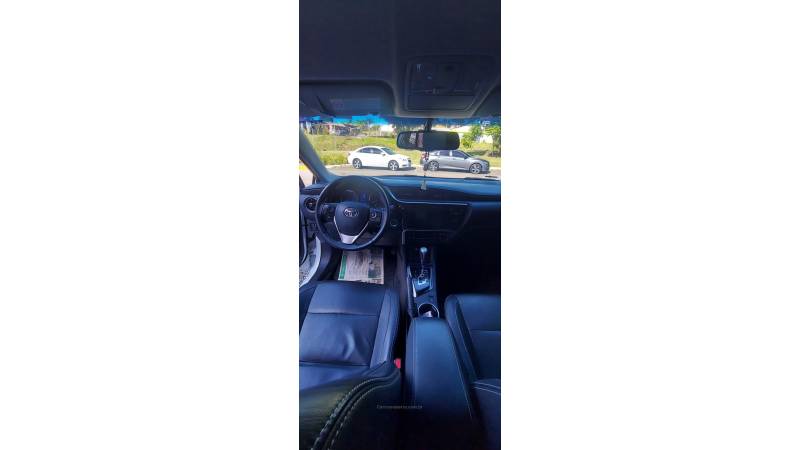 TOYOTA - COROLLA - 2018/2018 - Branca - R$ 108.900,00