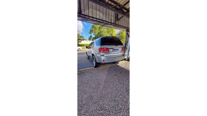 TOYOTA - HILUX SW4 - 2007/2007 - Prata - Sob Consulta