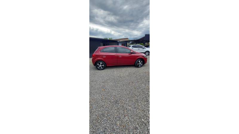 CHEVROLET - ONIX - 2017/2018 - Vermelha - R$ 68.500,00
