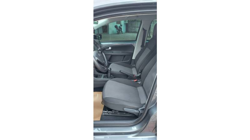 VOLKSWAGEN - UP - 2018/2018 - Cinza - R$ 59.500,00