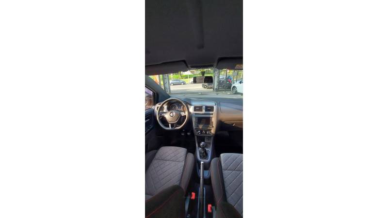 VOLKSWAGEN - FOX - 2018/2018 - Branca - R$ 59.900,00