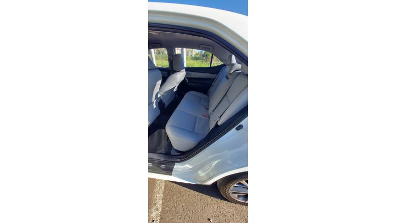 TOYOTA - COROLLA - 2015/2015 - Branca - R$ 88.000,00
