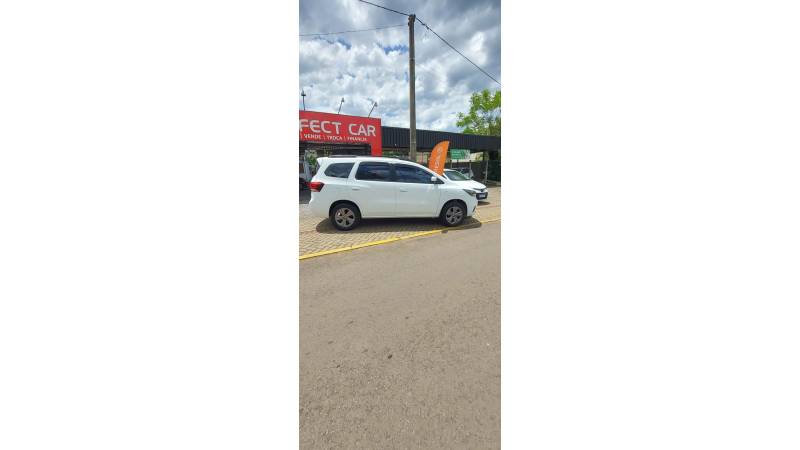 CHEVROLET - SPIN - 2023/2023 - Branca - R$ 88.900,00