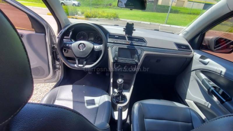 VOLKSWAGEN - VOYAGE - 2018/2018 - Prata - R$ 55.900,00