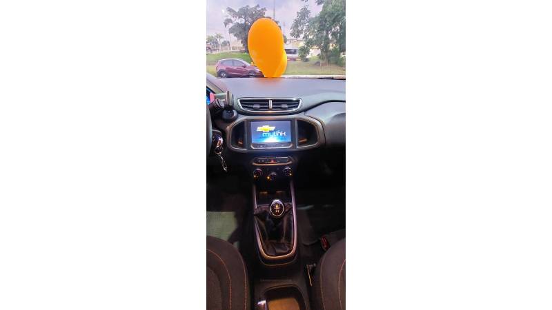 CHEVROLET - ONIX - 2013/2013 - Branca - R$ 48.900,00