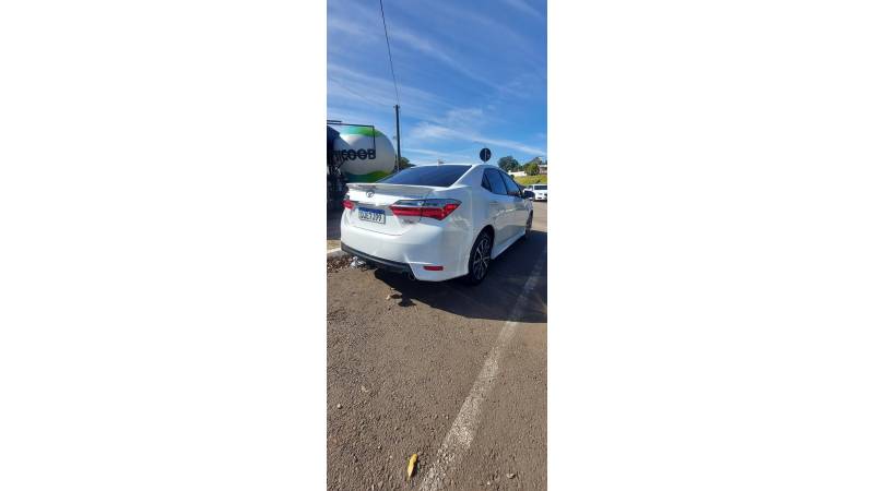 TOYOTA - COROLLA - 2018/2018 - Branca - R$ 108.900,00