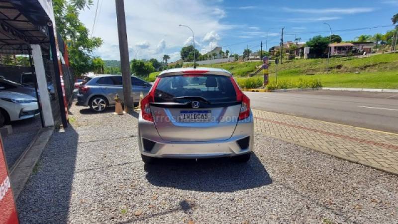 HONDA - FIT - 2015/2015 - Prata - R$ 63.900,00