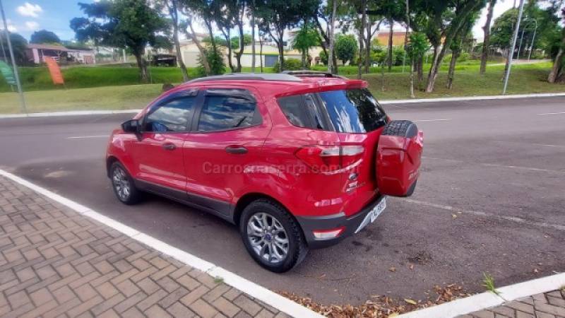 FORD - ECOSPORT - 2016/2017 - Vermelha - R$ 61.900,00