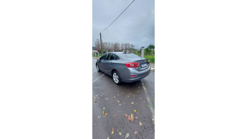 CHEVROLET - CRUZE - 2022/2022 - Cinza - R$ 105.900,00