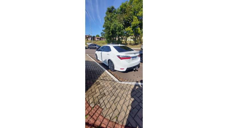 TOYOTA - COROLLA - 2018/2018 - Branca - R$ 108.900,00