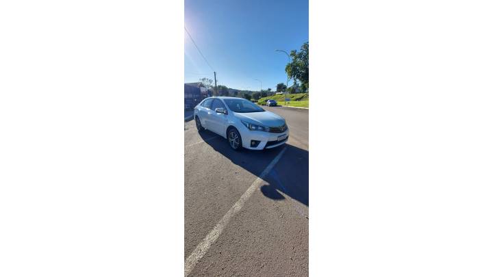 TOYOTA - COROLLA - 2015/2015 - Branca - R$ 88.000,00