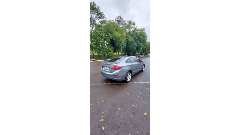 CHEVROLET - CRUZE - 2022/2022 - Cinza - R$ 105.900,00