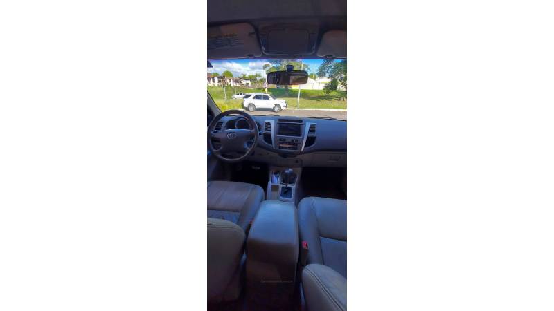 TOYOTA - HILUX SW4 - 2007/2007 - Prata - Sob Consulta